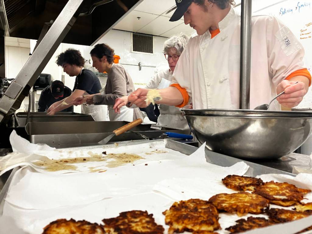 Victoria synagogue hosts latke lunch to celebrate Hanukkah at Our Place
