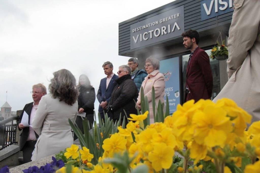 Victoria launches annual flower count amidst efforts to keep baskets blooming